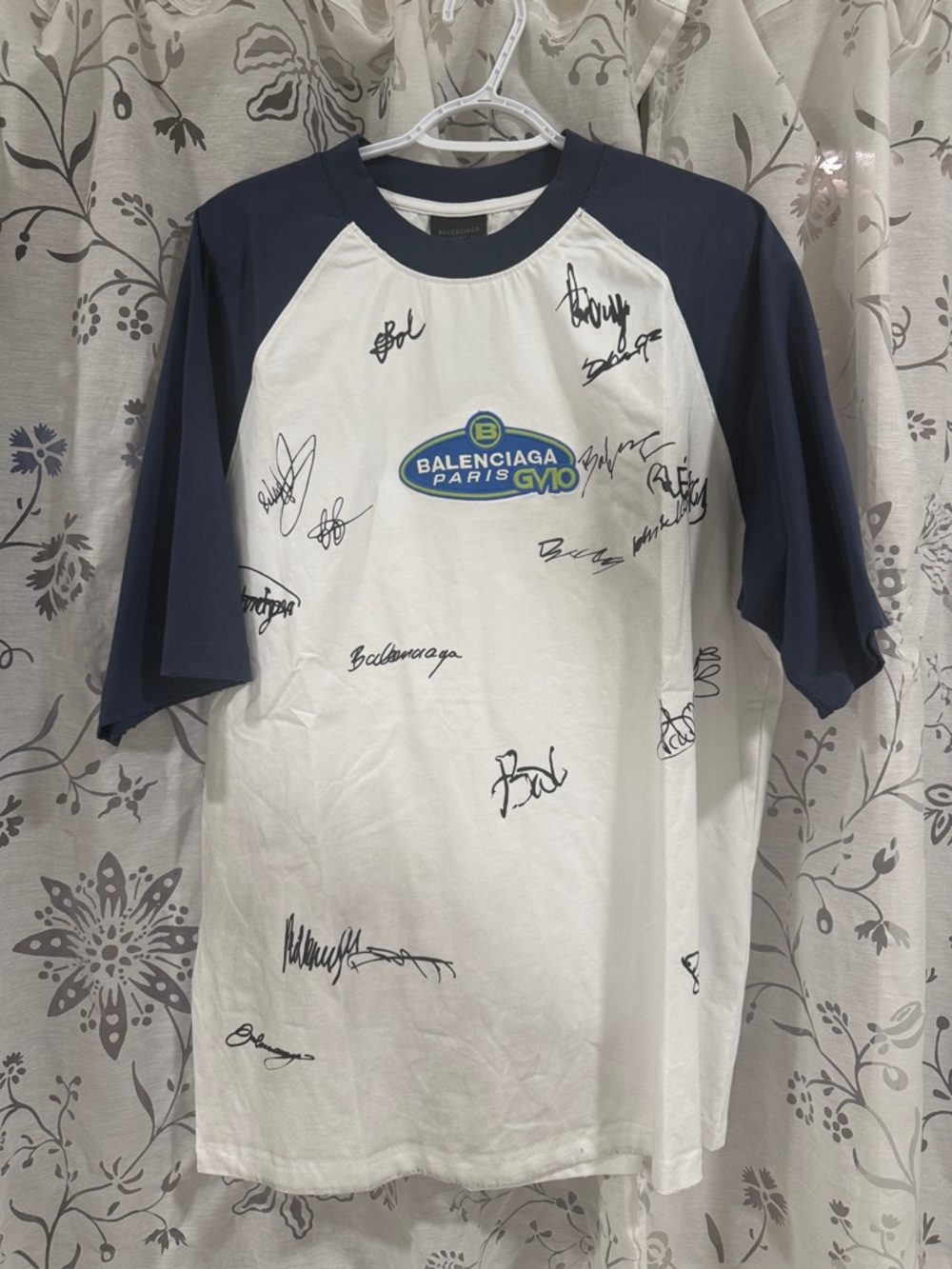 Balenciaga Signed Raglan Tee in White & Navy large oversized like XL